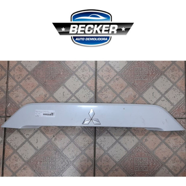 Moldura Tampa Traseira Mitsubishi Outlander 3.0 V6 2012
