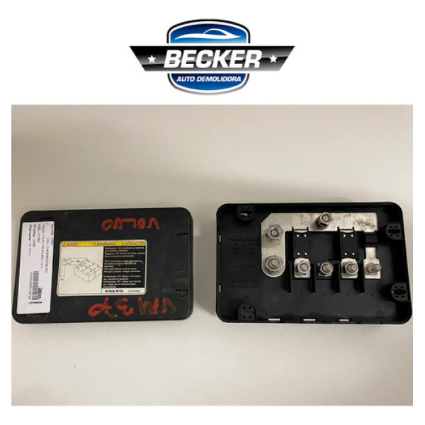 Caixa De Fusíveis Bateria Fm370 4x2t 2012 - 21026666