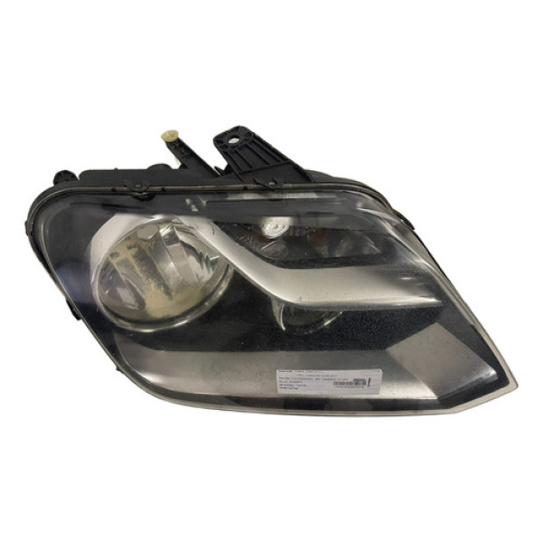 Farol Direito Amarok - Com Detalhes Internos E Na Lente